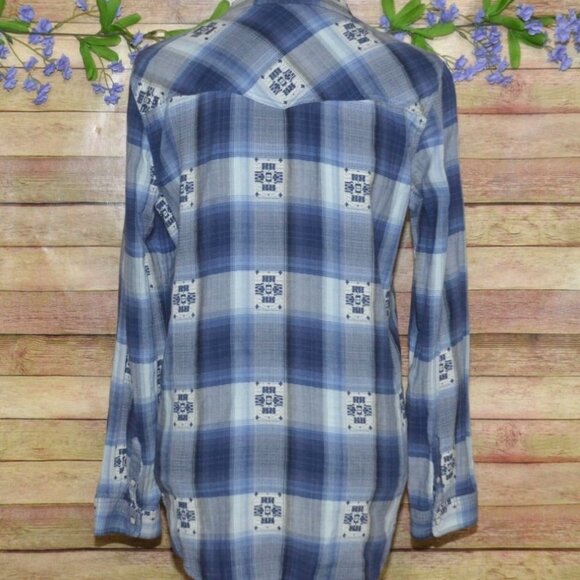 American Eagle Outfitters Boyfriend Fit Blue Plaid Pearl Snap Top Shirt Size M - Picture 5 of 9